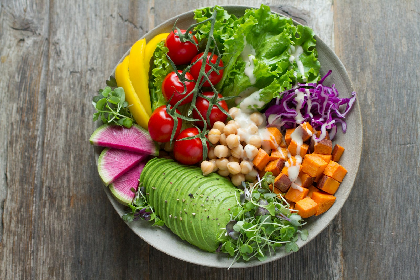 Colorful plant-based meal used as an illustrative image for an Alchemy Ubud guide