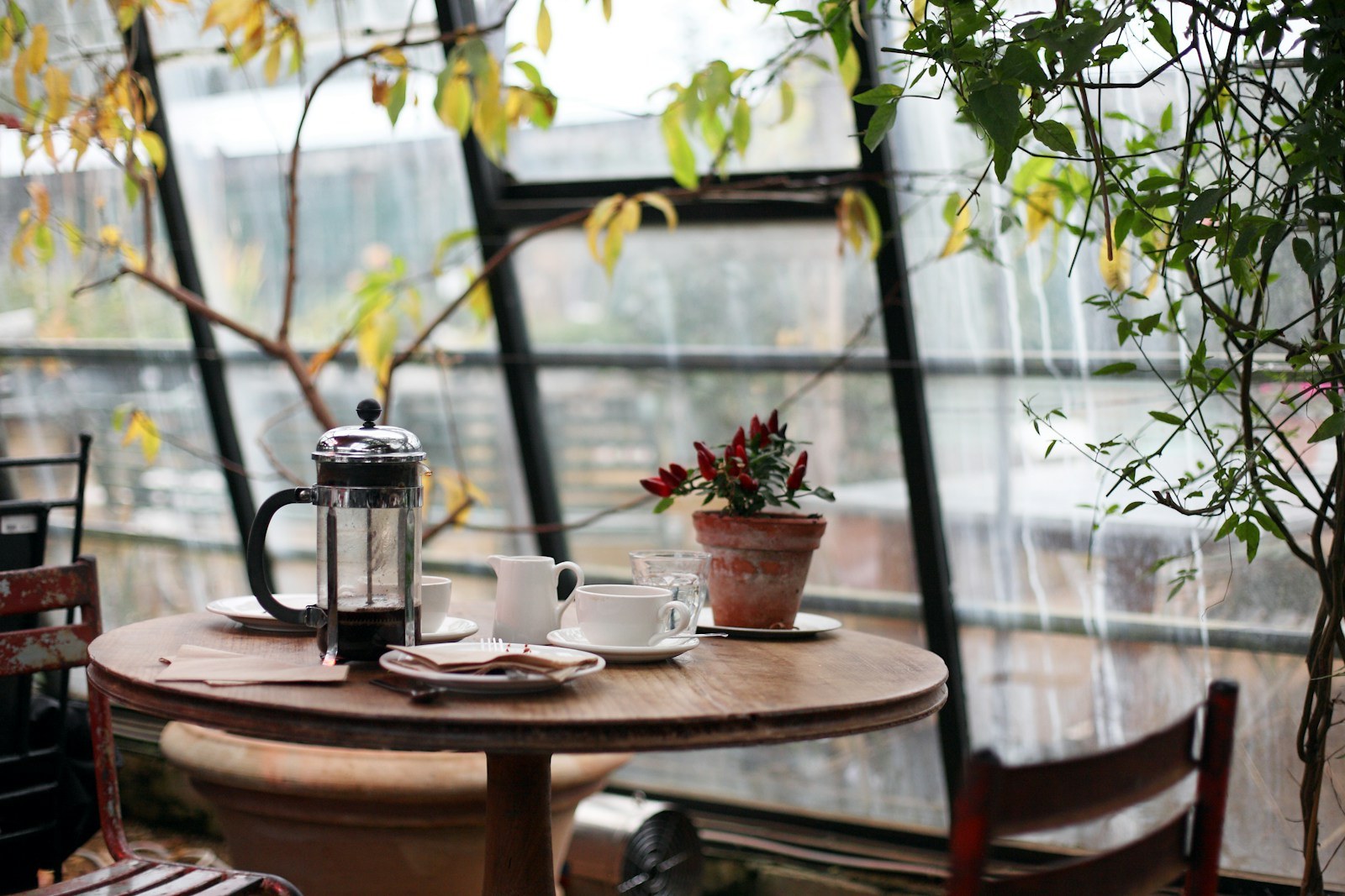 Coffee and bakery setting used as an illustrative image for a RUSTERS Ubud guide