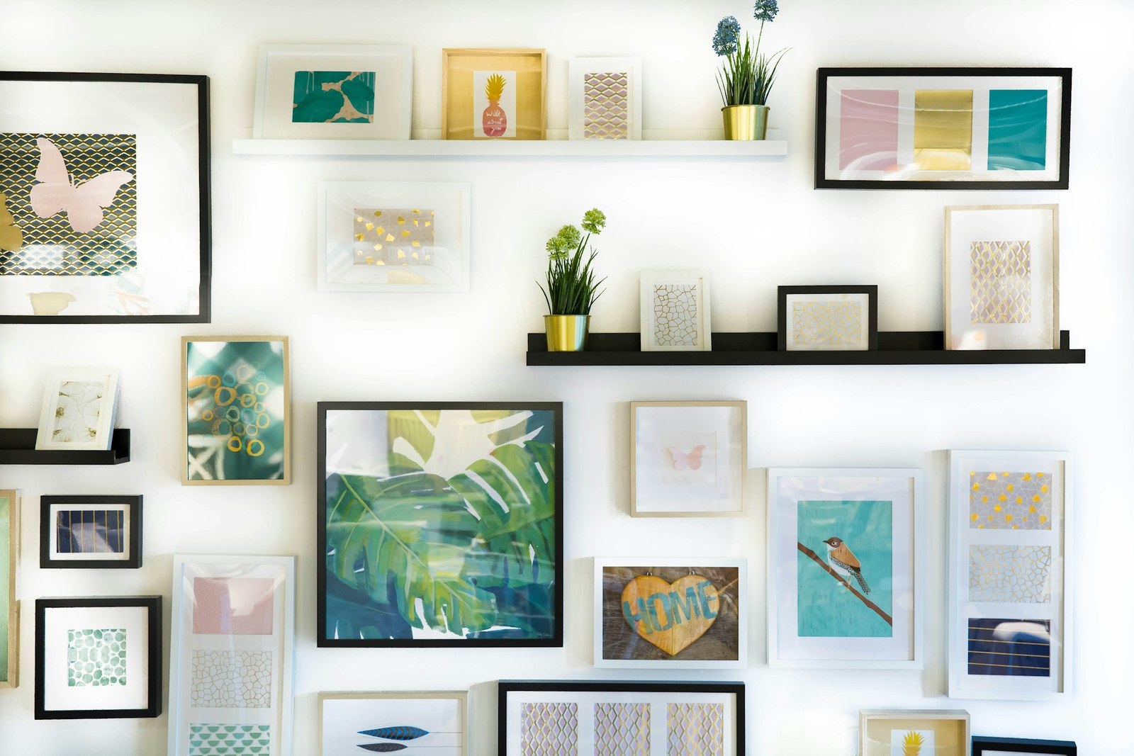 Paintings in an art gallery used as an illustrative image for a Semar Kuning Ubud guide
