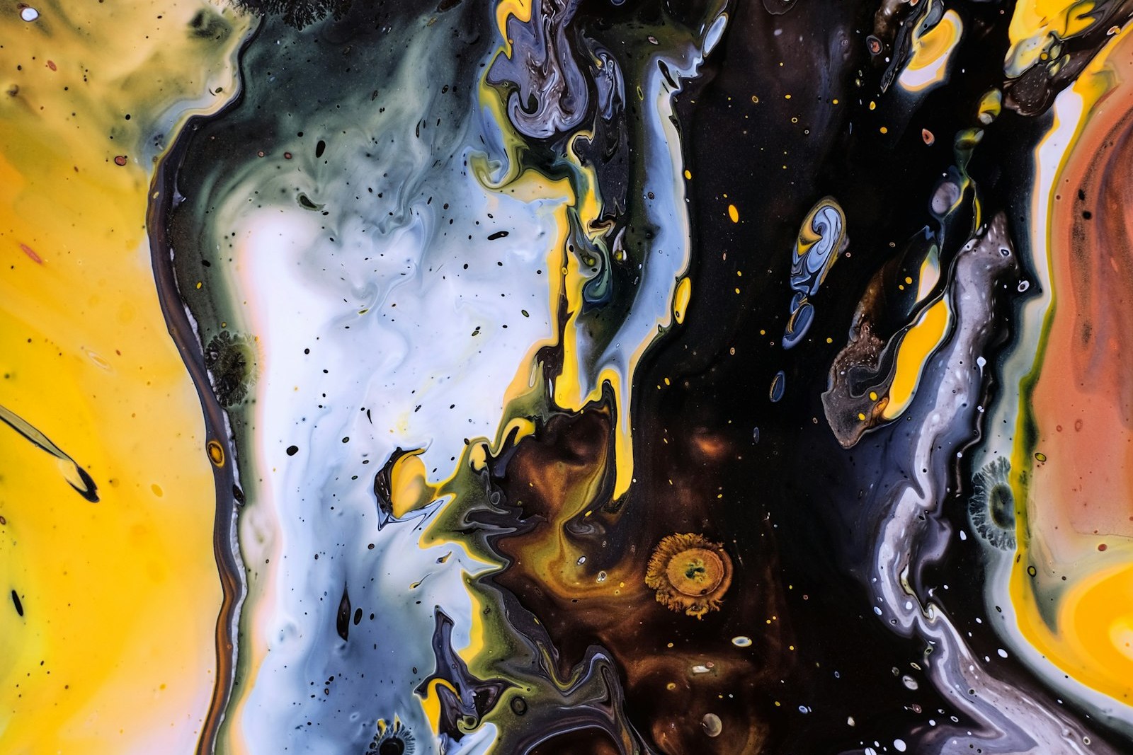 Abstract gallery artwork used as an illustrative image for a TONYRAKA Art Lounge Ubud guide